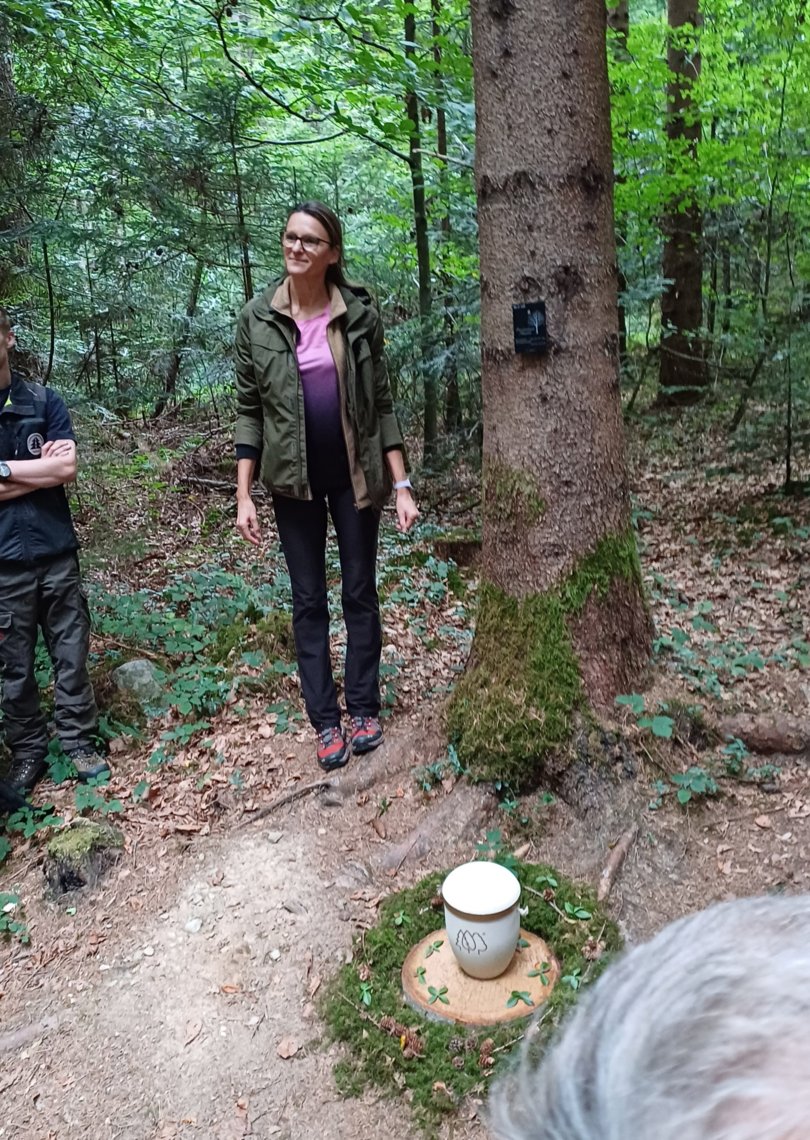 Beisetzung im Klosterwald Beisetzung im Klosterwald